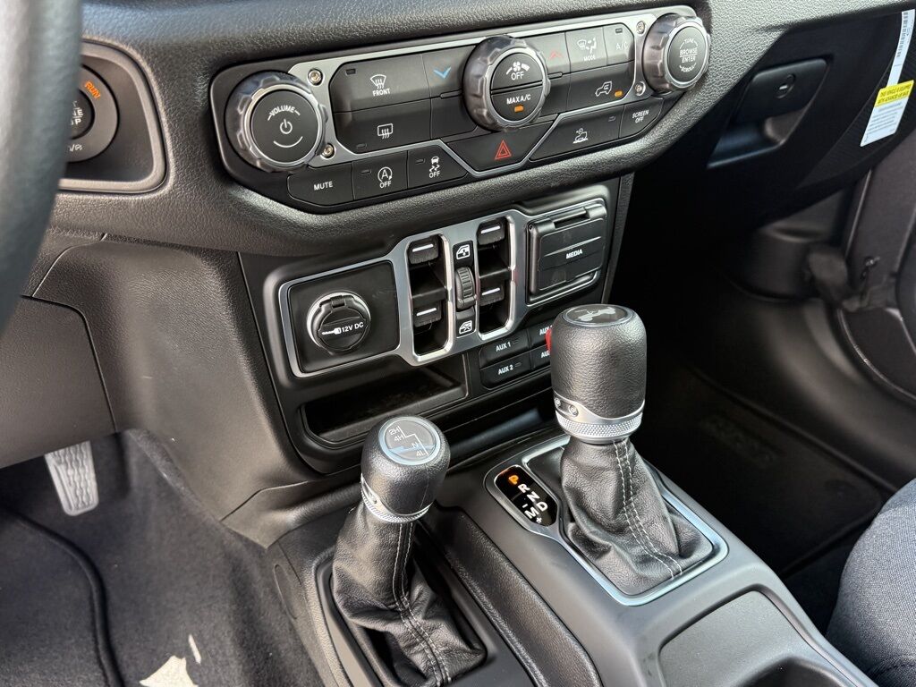 2025 Jeep Wrangler Sport Crestwood KY