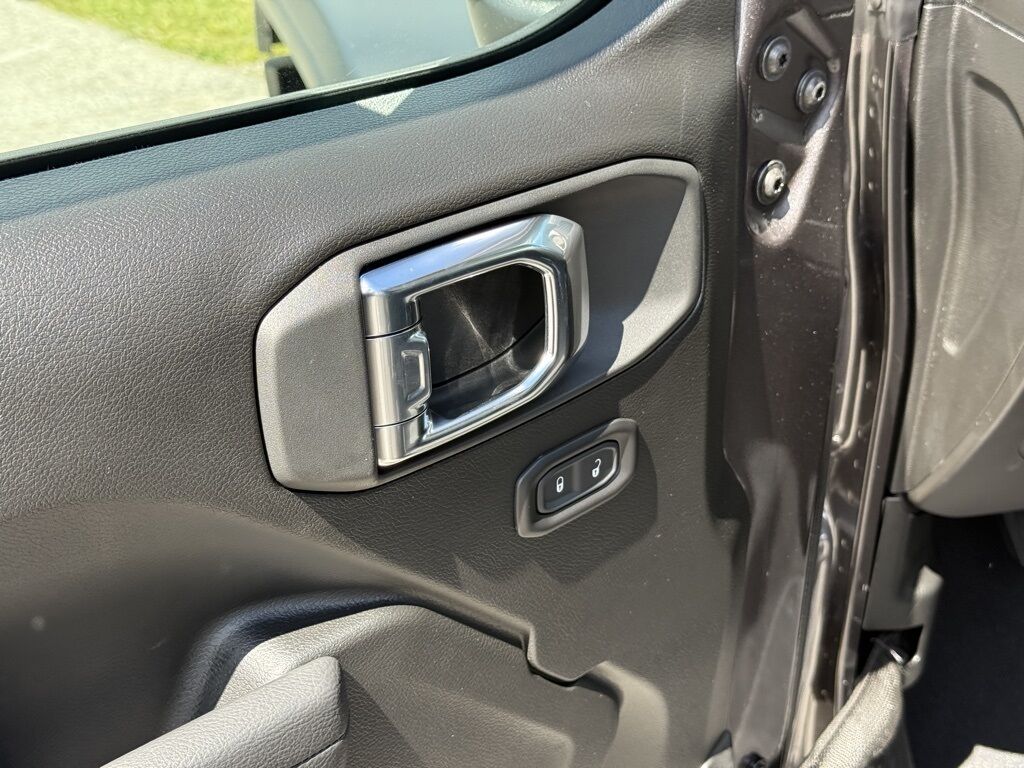 2025 Jeep Wrangler Sport Crestwood KY
