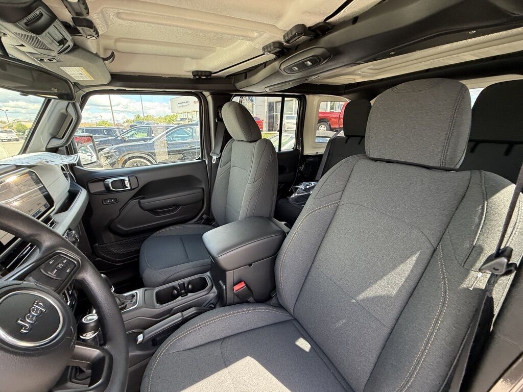 2025 Jeep Wrangler Sport Crestwood KY