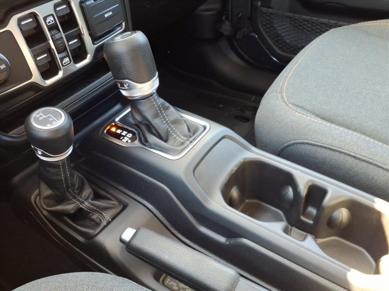 2025 Jeep Wrangler Sport S Uvalde TX