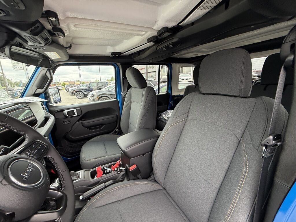 2025 Jeep Wrangler Sport S Crestwood KY