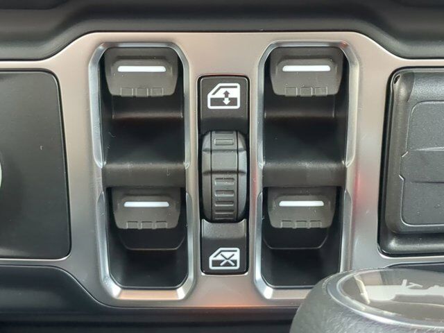 2025 Jeep Wrangler Sport S Appleton WI