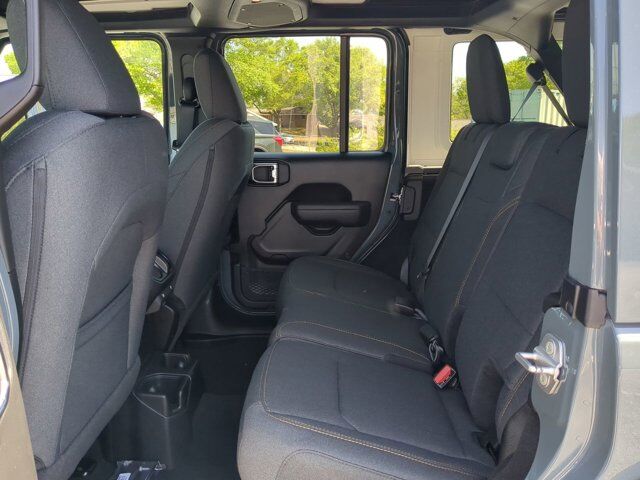 2025 Jeep Wrangler Sport S Appleton WI