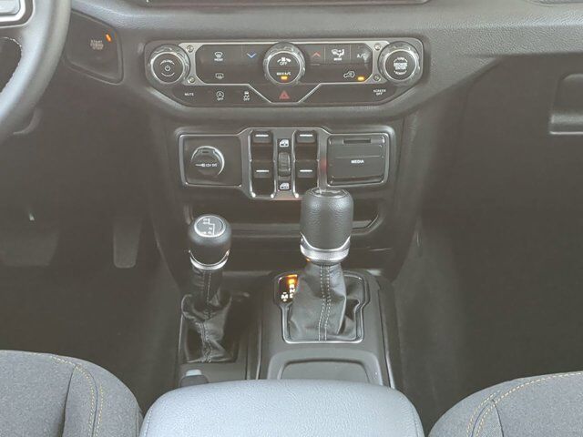 2025 Jeep Wrangler Sport S Appleton WI