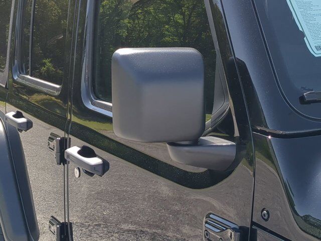 2025 Jeep Wrangler Sport S Appleton WI