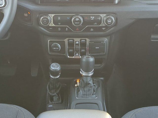 2025 Jeep Wrangler Sport S Appleton WI