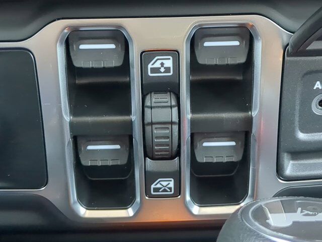 2025 Jeep Wrangler Sport S Appleton WI
