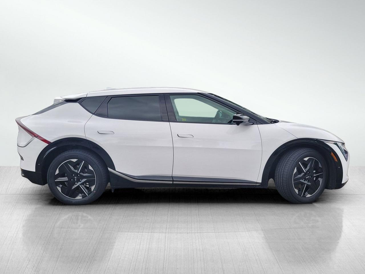2025 KIA EV6 WIND