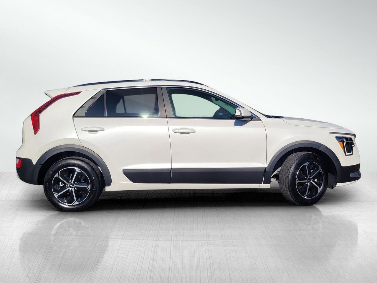 2025 KIA NIRO EX