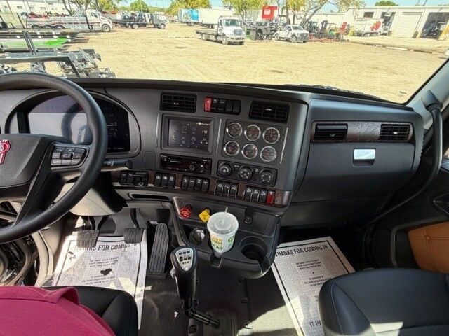 2025 Kenworth T880 Jerr-Dan 35/40 Ton Wrecker Truck Tampa FL