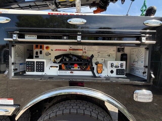 2025 Kenworth T880 Jerr-Dan 35/40 Ton Wrecker Truck Tampa FL
