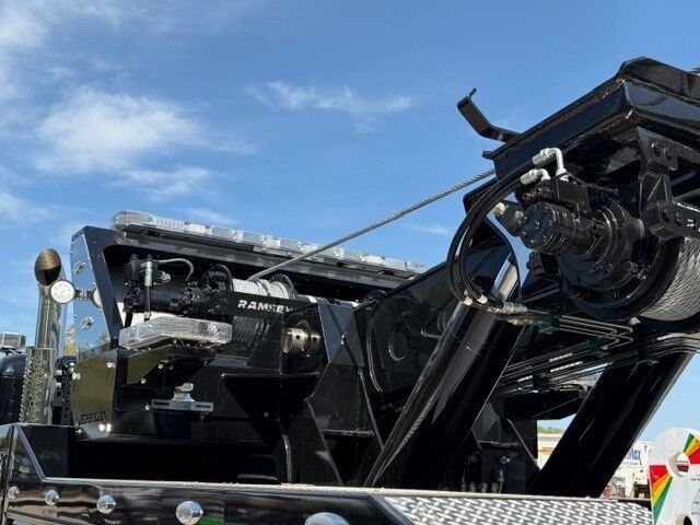 2025 Kenworth T880 Jerr-Dan 35/40 Ton Wrecker Truck Tampa FL