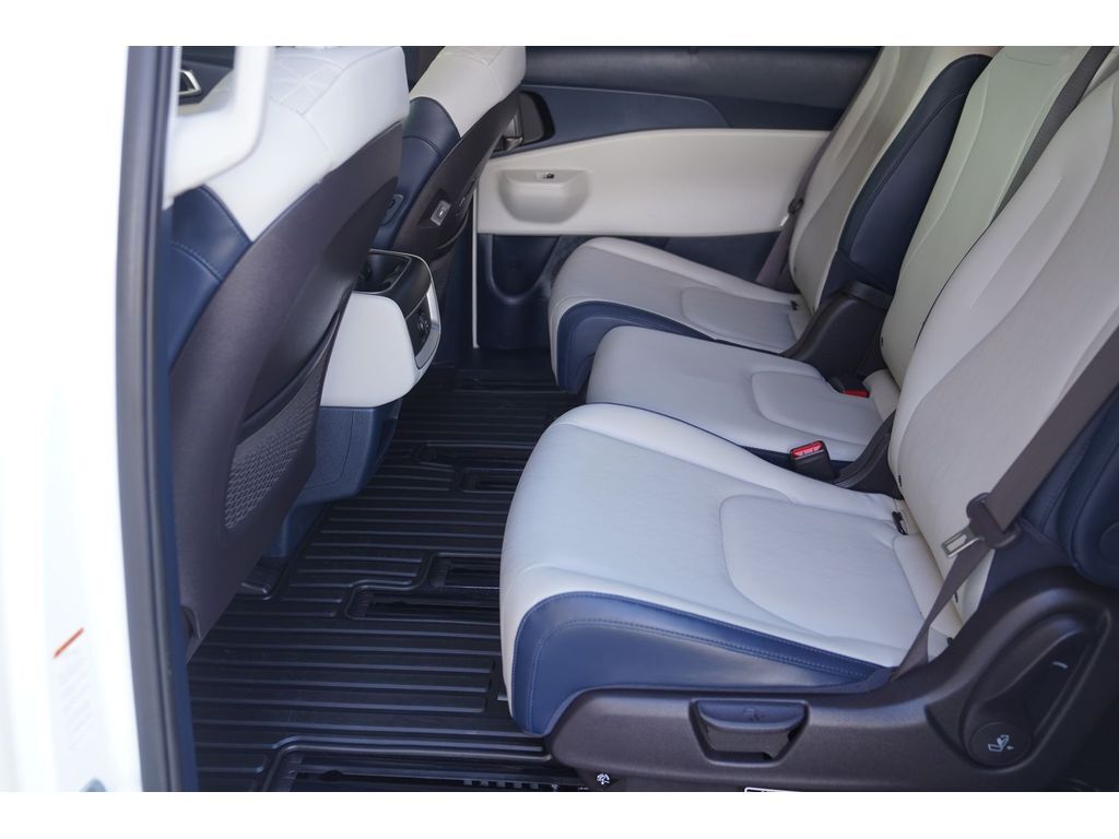 2025 Kia Carnival EX Price UT