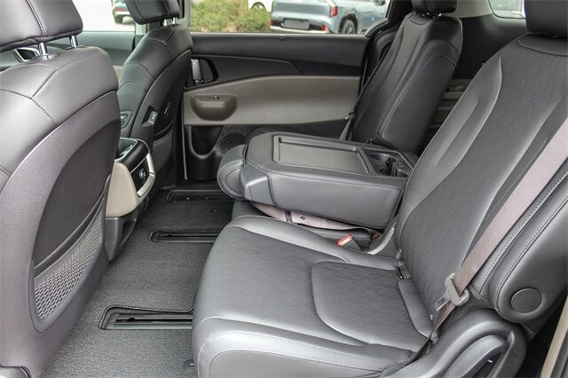 2025 Kia Carnival Hybrid EX Huntington Beach CA