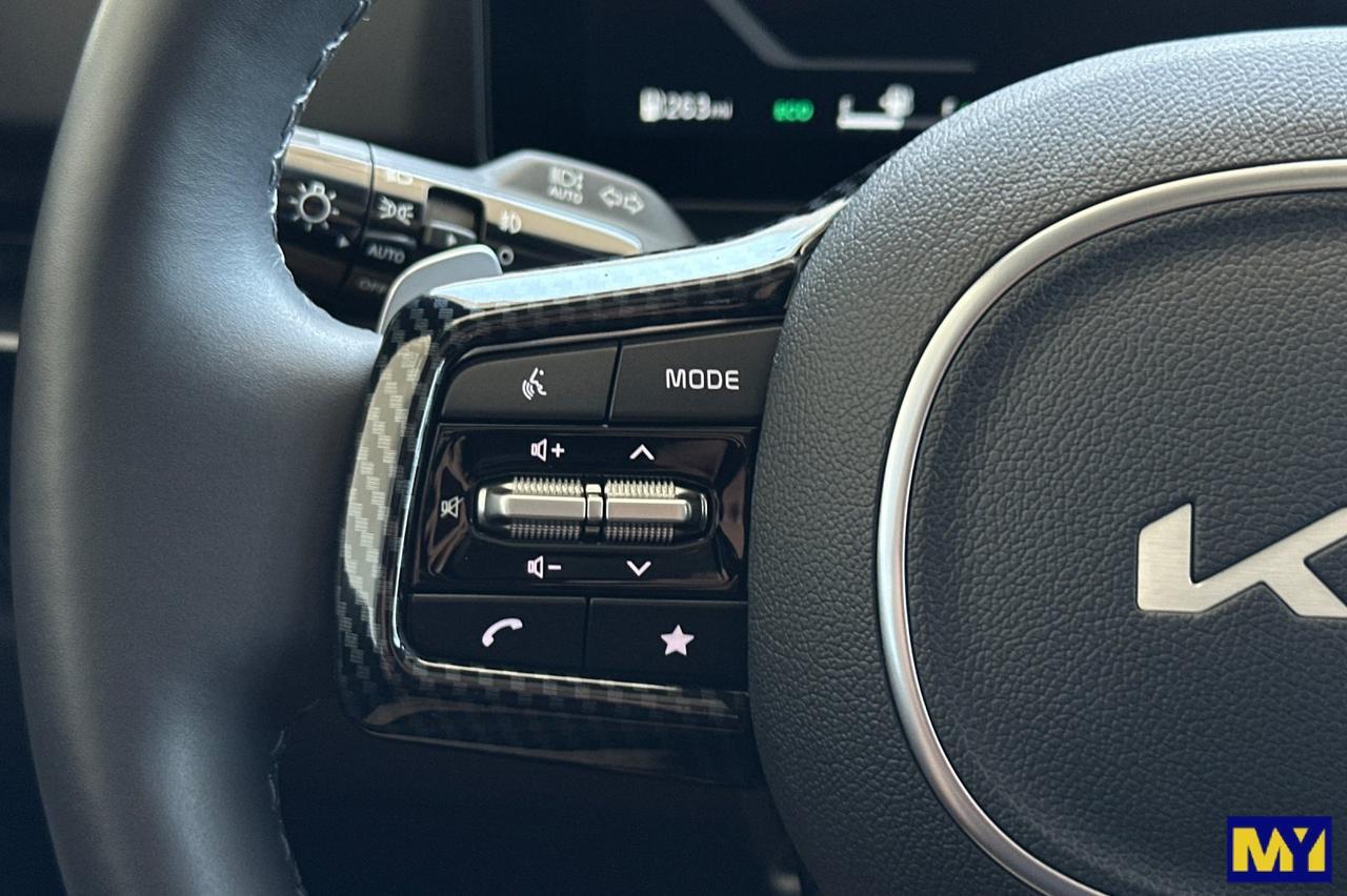 2025 Kia Carnival Hybrid SX Prestige Salinas CA