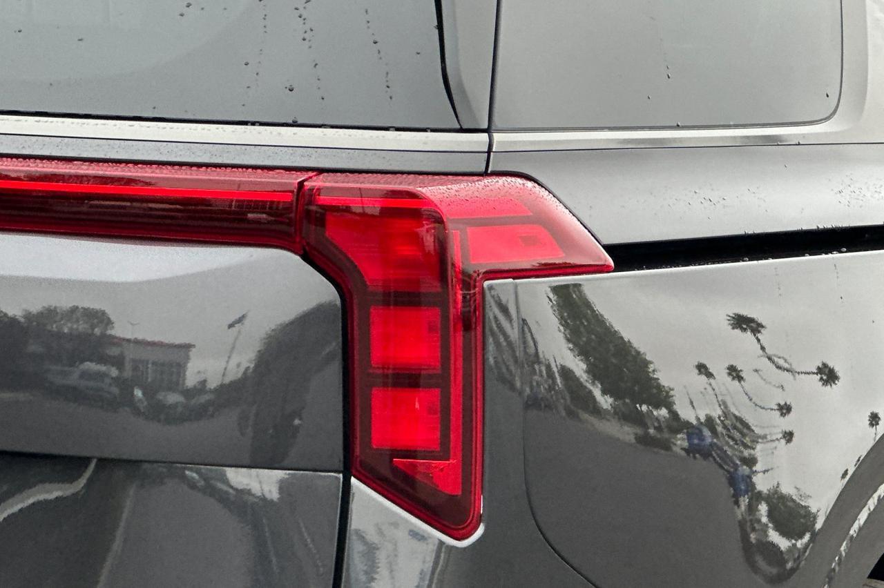 2025 Kia Carnival Hybrid SX Salinas CA