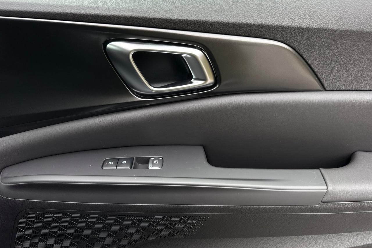 2025 Kia Carnival Hybrid SX Salinas CA