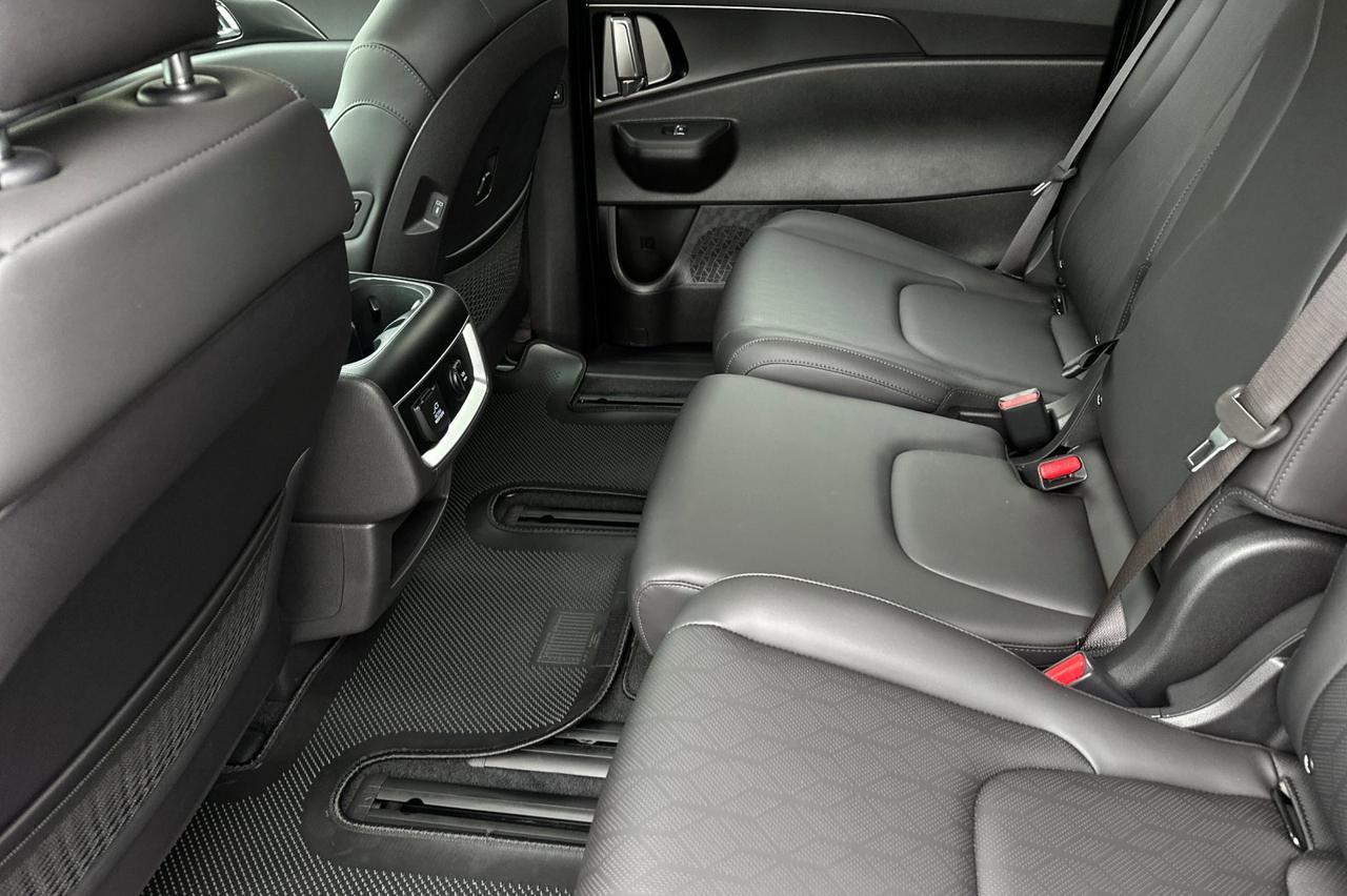 2025 Kia Carnival Hybrid SX Salinas CA