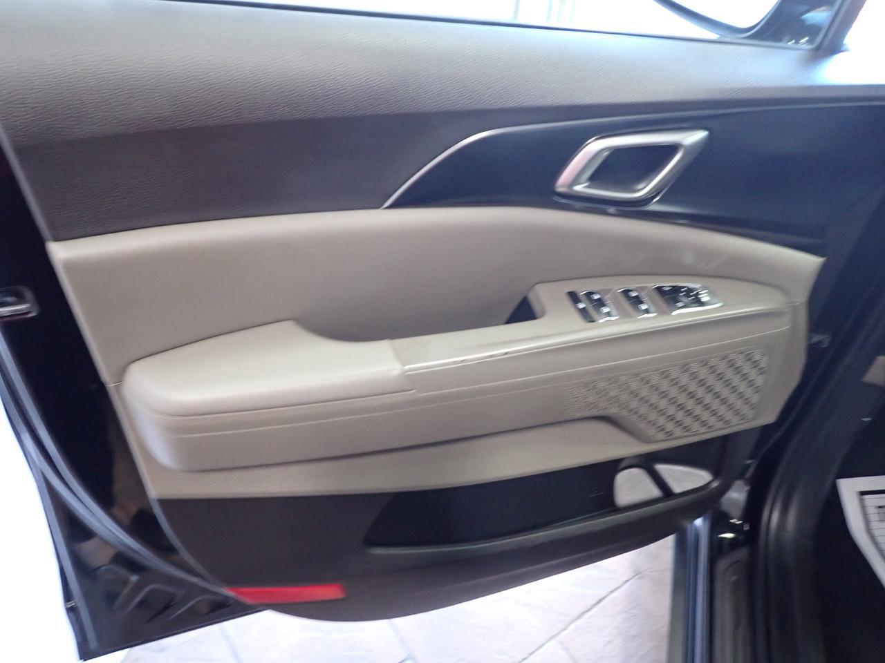 2025 Kia Carnival LX FWD NAVI Listowel ON