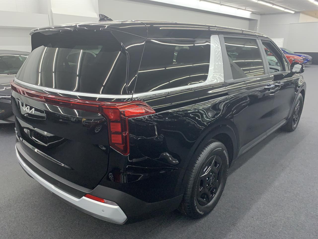 2025 Kia Carnival LXS FWD Benwood WV