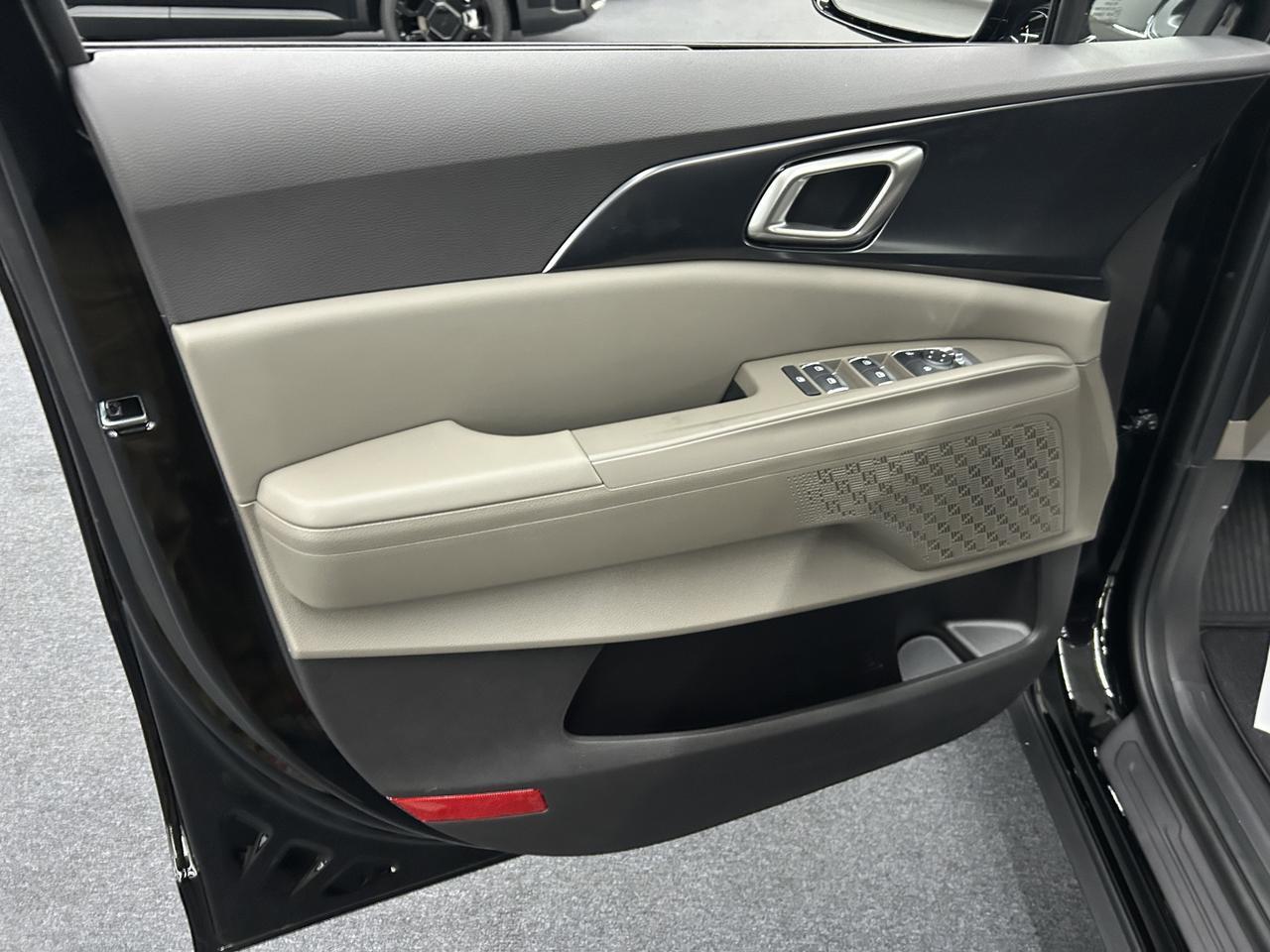 2025 Kia Carnival LXS FWD Benwood WV