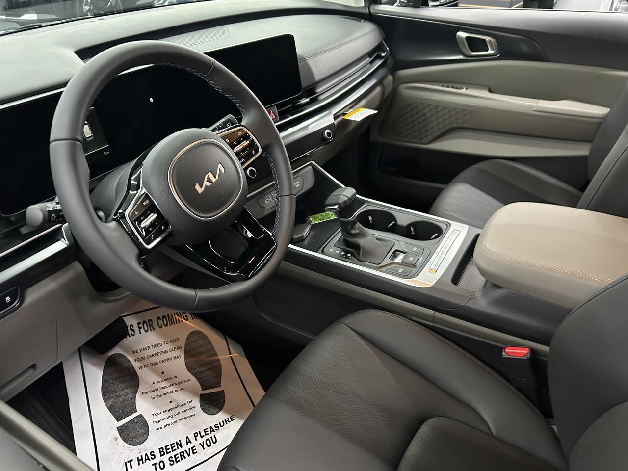 2025 Kia Carnival LXS FWD Benwood WV