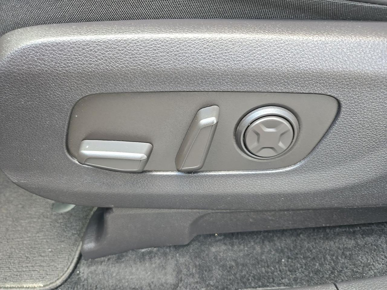 2025 Kia Carnival LXS Fredericksburg VA