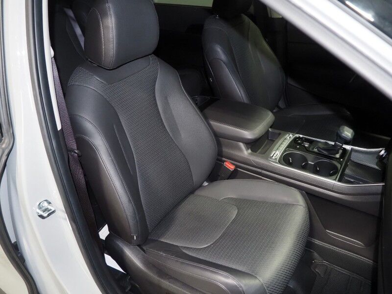 2025 Kia Carnival SX Prestige *HEADS-UP DISPLAY, NAVIGATION, ADAPTIVE CRUISE, SAFETY ALERTS, 360 VIEW CAMERAS, DUAL PANEL MOONROOF, LEATHER, CLIMATE SEATS, HEATED STEERING, 8-SEATER, REMOTE START, POWER LIFTGATE, BOSE, WIRELESS CHARGING, ANDROID & APPLE Round Rock TX