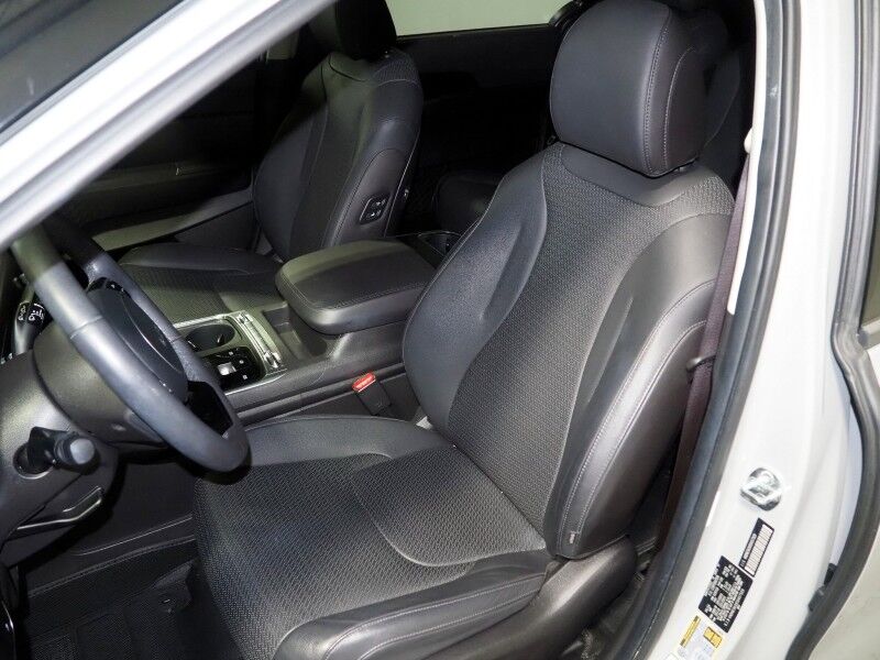 2025 Kia Carnival SX Prestige *HEADS-UP DISPLAY, NAVIGATION, ADAPTIVE CRUISE, SAFETY ALERTS, 360 VIEW CAMERAS, DUAL PANEL MOONROOF, LEATHER, CLIMATE SEATS, HEATED STEERING, 8-SEATER, REMOTE START, POWER LIFTGATE, BOSE, WIRELESS CHARGING, ANDROID & APPLE Round Rock TX