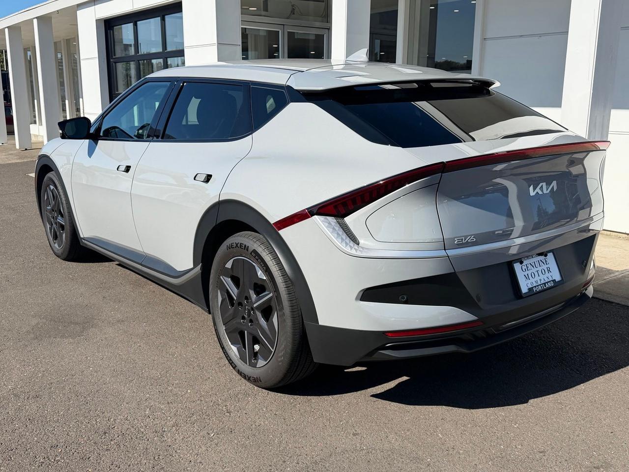 2025 Kia EV6 Light