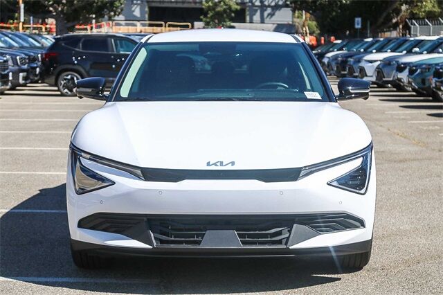 2025 Kia EV6 Light Long Range RWD