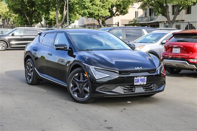 2025 Kia EV6 Light photo 2