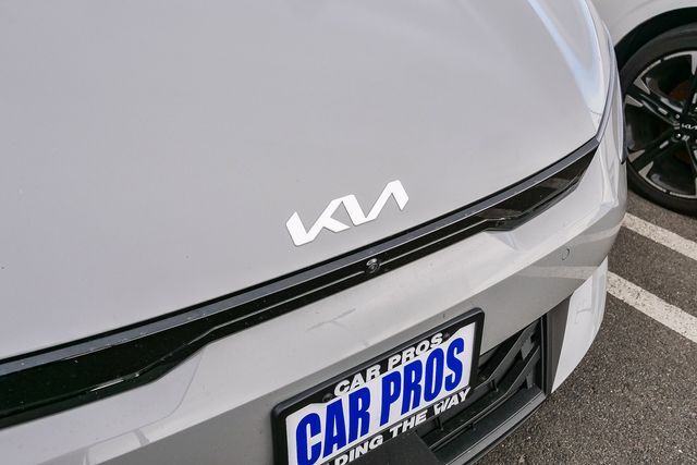 2025 Kia EV6 Light