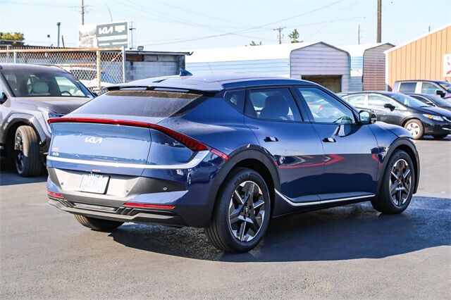 2025 Kia EV6 Light photo 9