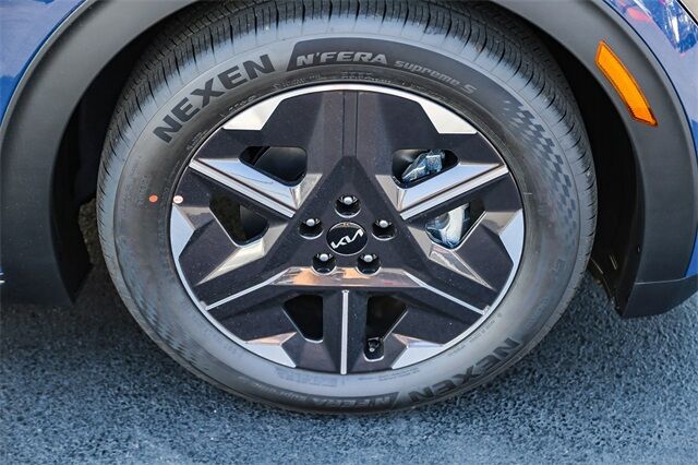 2025 Kia EV6 Light photo 11