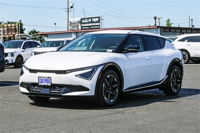 2025 Kia EV6 Wind photo 4