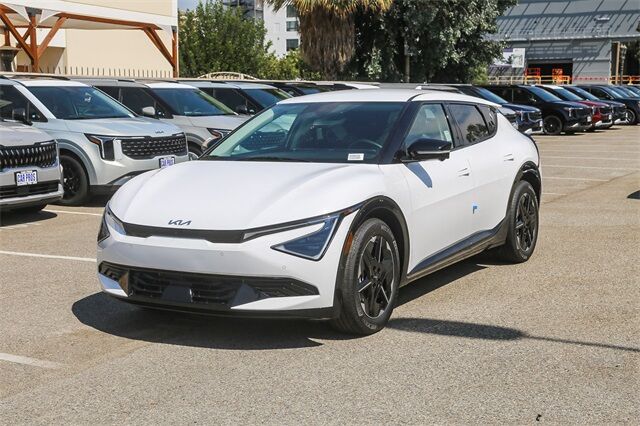 2025 Kia EV6 Wind photo 4