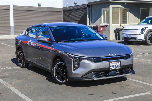 2025 Kia K4 EX