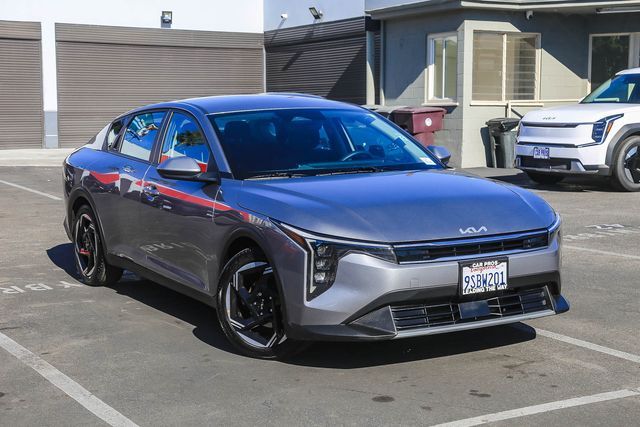 2025 Kia K4 EX