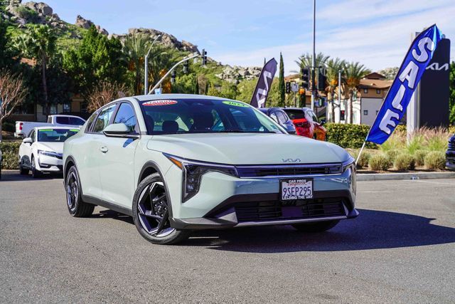 2025 Kia K4 EX