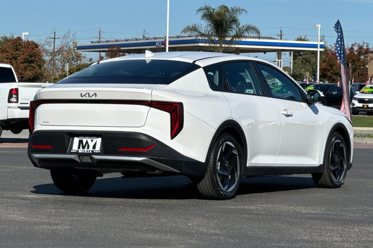 2025 Kia K4 EX photo 4