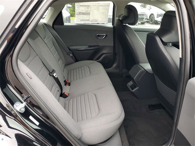 2025 Kia K4 EX photo 12
