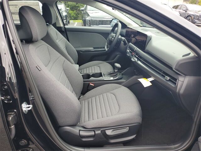 2025 Kia K4 EX photo 7