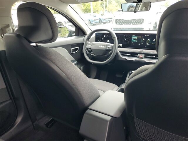 2025 Kia K4 EX photo 13