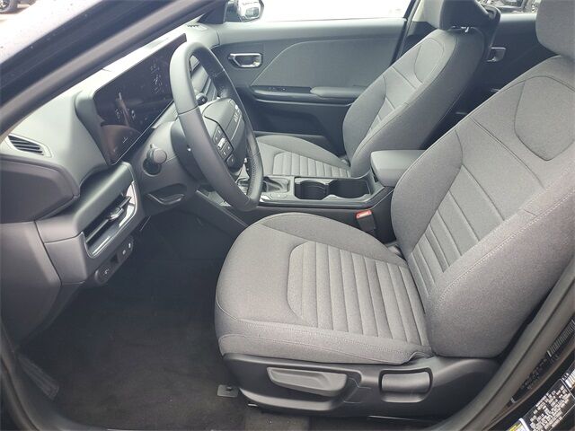 2025 Kia K4 EX photo 19