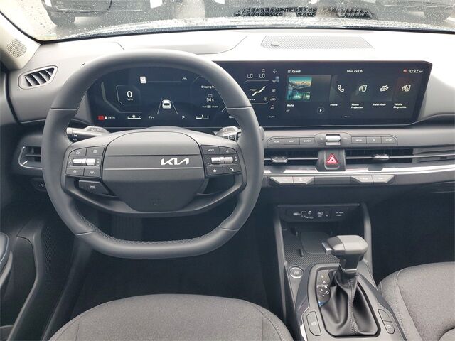 2025 Kia K4 EX photo 17