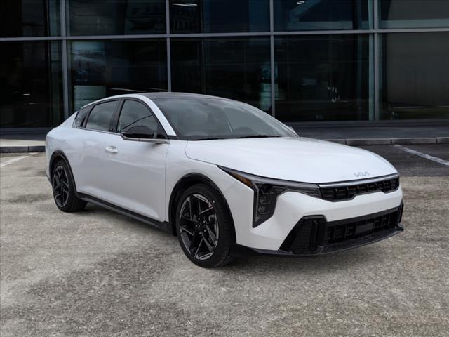 2025 Kia K4 GT-Line photo 2