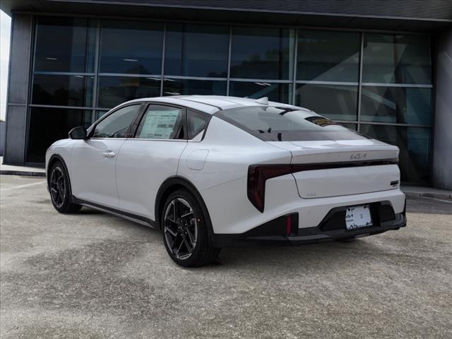 2025 Kia K4 GT-Line photo 3