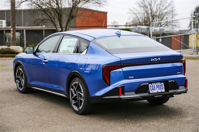 2025 Kia K4 GT-Line photo 4