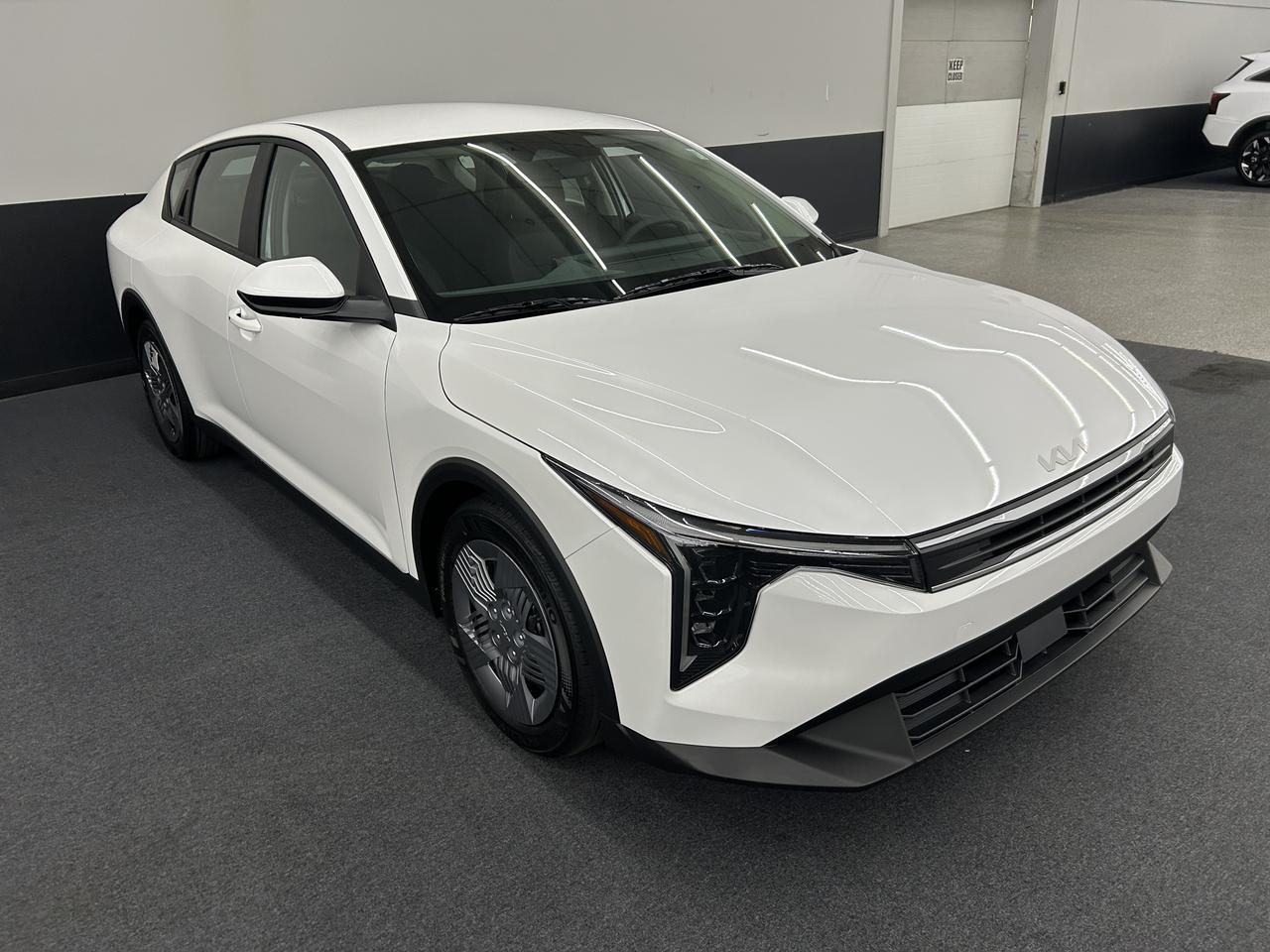2025 Kia K4 LX FWD